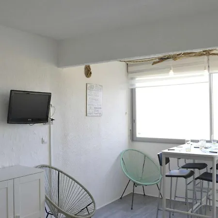 Studio Le Grau D'Agde, 1 Piece, 4 Personnes - Fr-1-249-362 * Agde